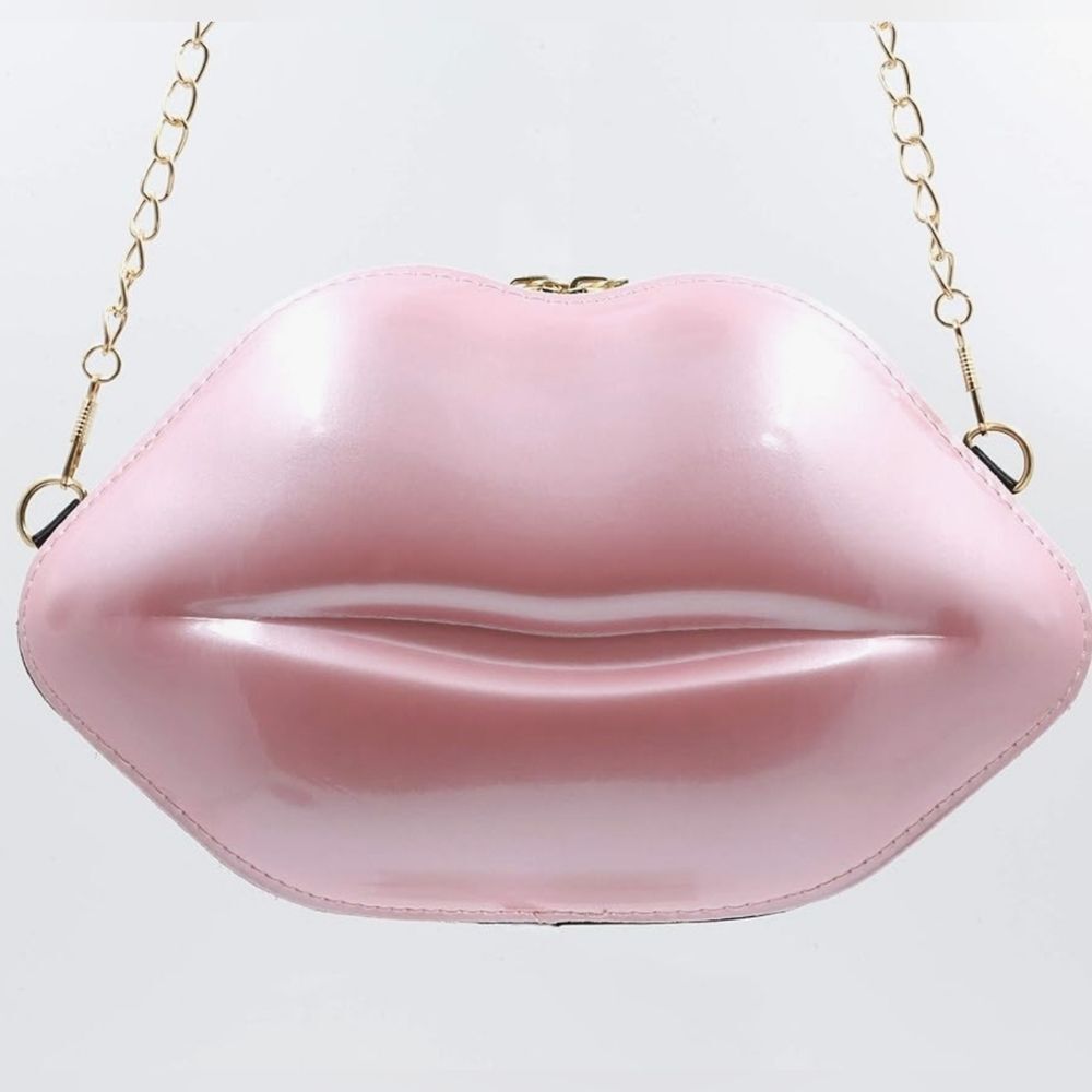 🔸️NIB Pink 3D Lip Shaped Crossbody Purse